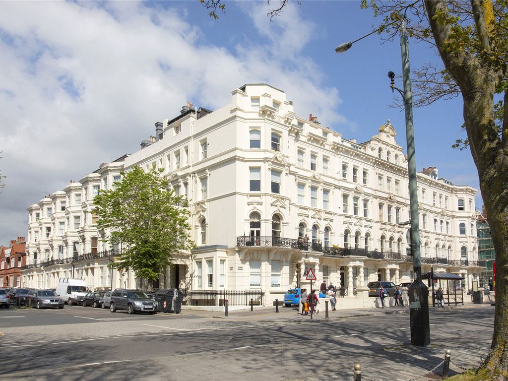 1 bed flat for sale in Palmeira Avenue Mansions, Hove, East Sussex BN3