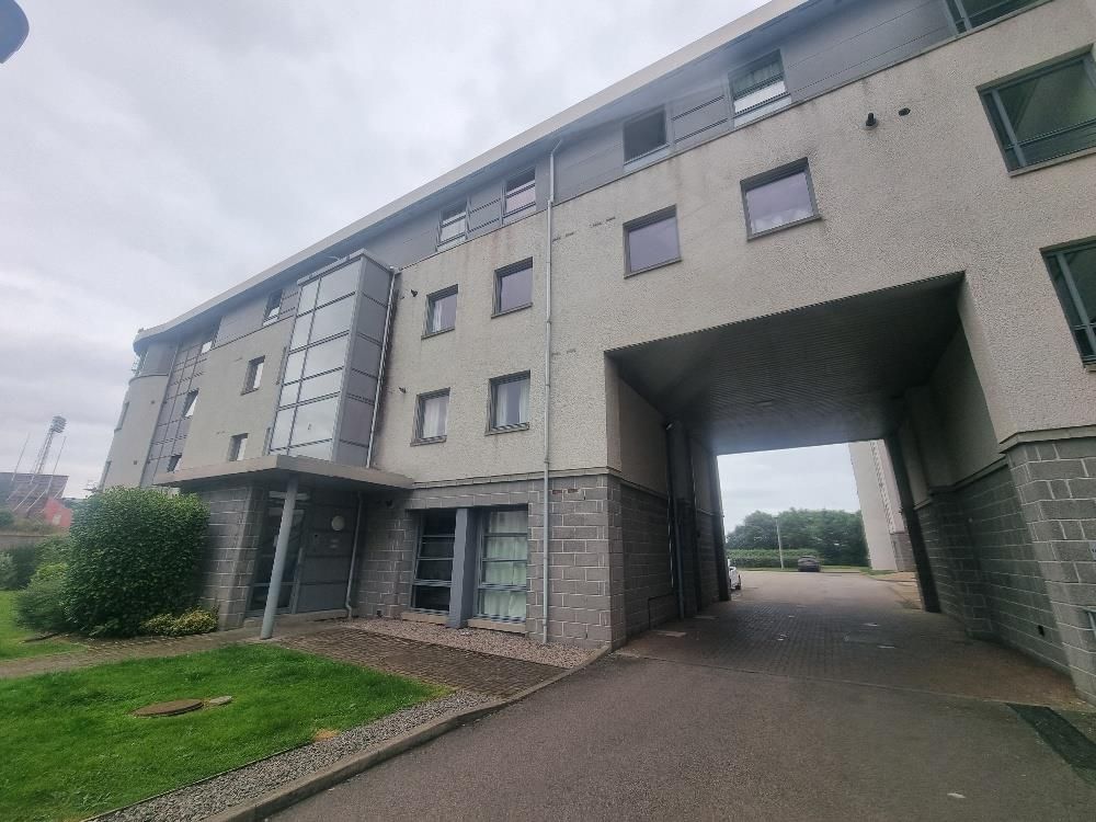 2 bed flat to rent in 160 Merkland Lane, Aberdeen AB24, £850 pcm Zoopla