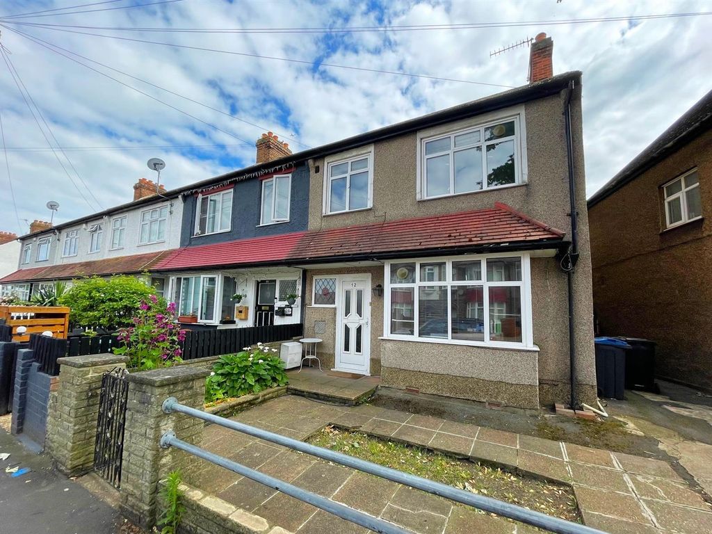 3 bed end terrace house for sale in Lewis Road, Mitcham CR4, £675,000