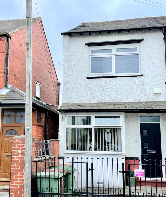 3 bed semidetached house for sale in First Avenue, Newton Hill