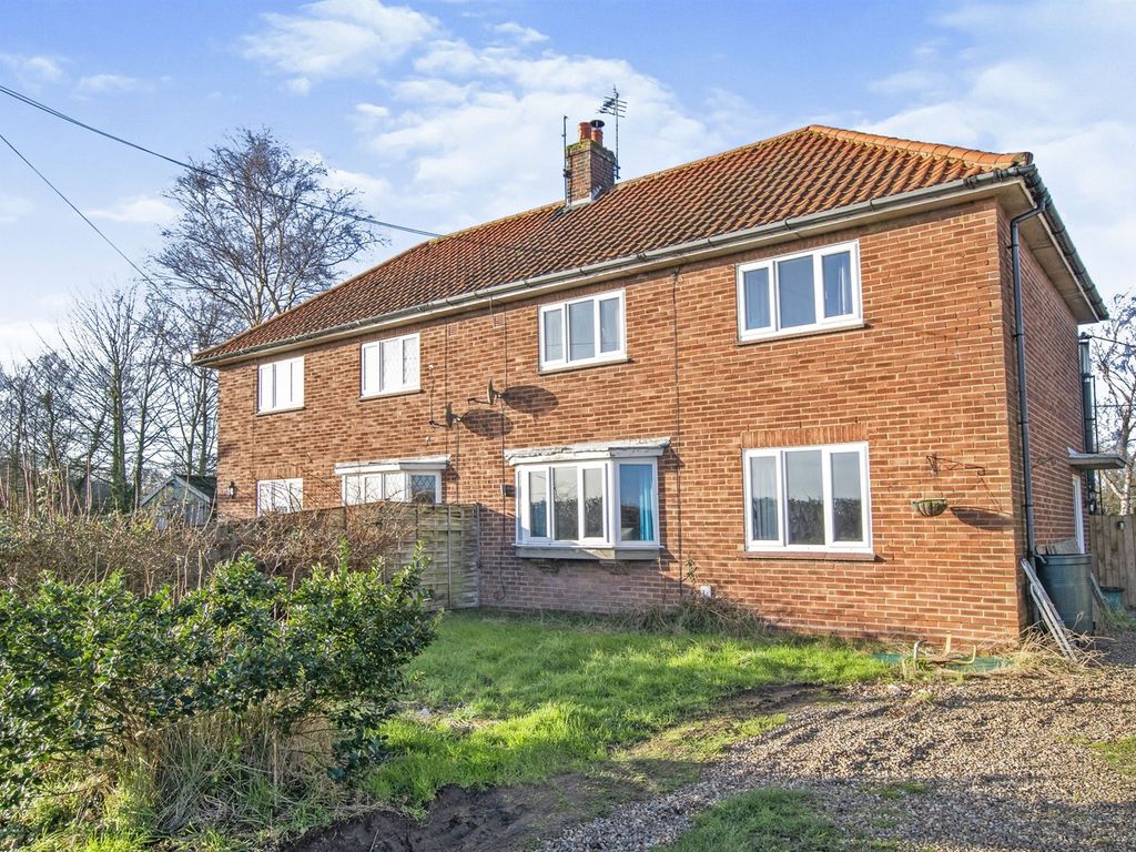 3 bed semidetached house for sale in Coronation Close, Happisburgh