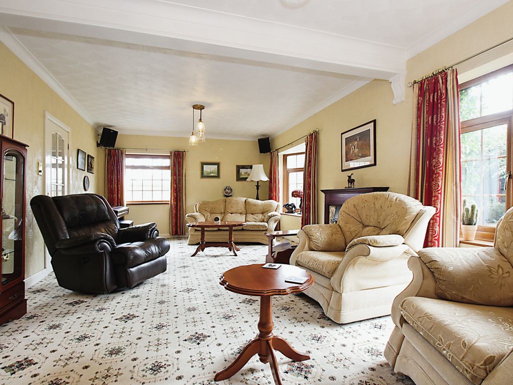 4 bed detached house for sale in Lincoln Road, Leasingham, Sleaford