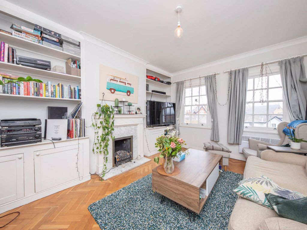 2 bed flat for sale in Hampton Court Parade, East Molesey KT8 Zoopla