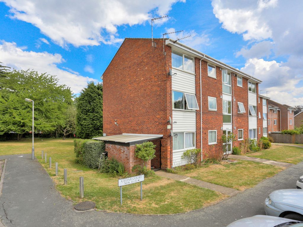 2 bed flat to rent in Cedar Court, St Albans, Herts AL4 Zoopla
