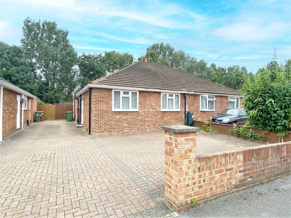 2 bed bungalow for sale in Staines, Surrey TW18, £500,000 Zoopla