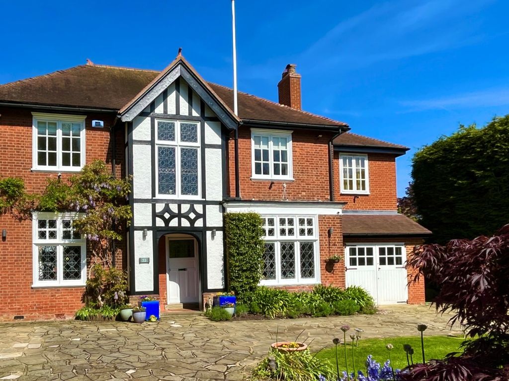 5 bed detached house for sale in Milton Road, Harpenden, Hertfordshire