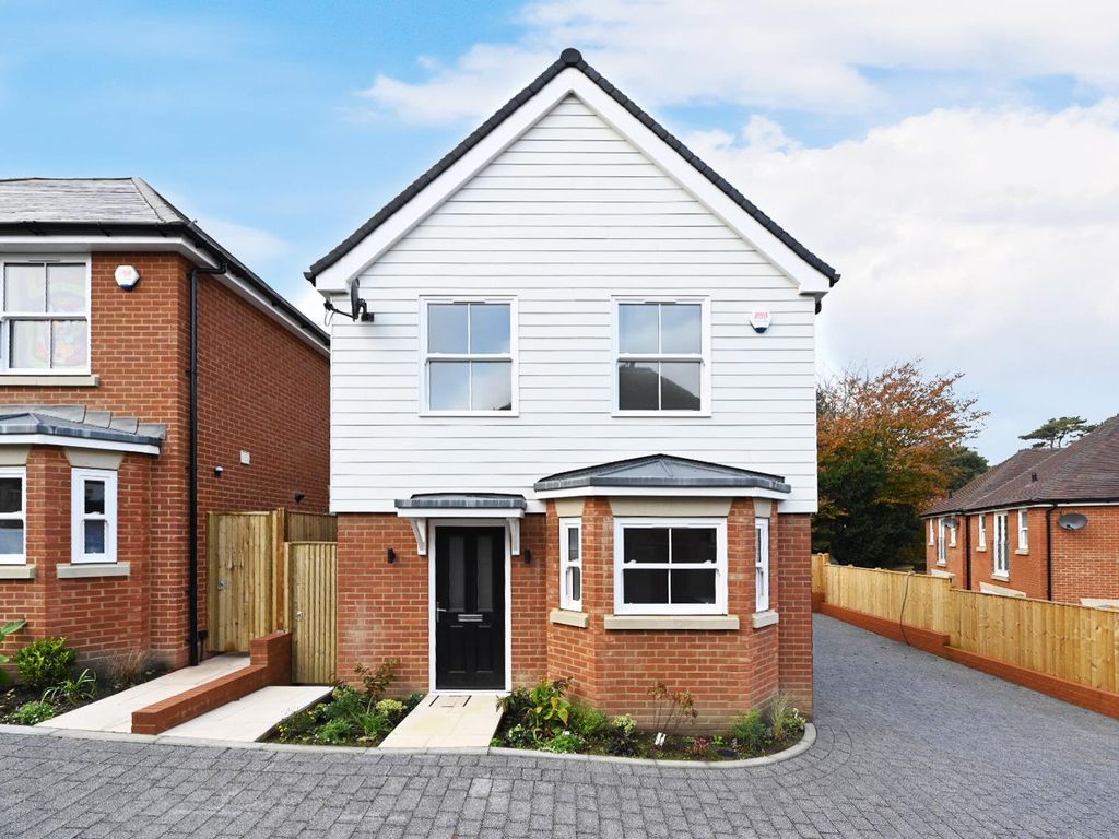 New home, 3 bed detached house for sale in Turner Close, St. Leonards