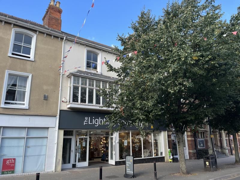 Room to rent in The Parade, Minehead TA24, £650 pcm Zoopla