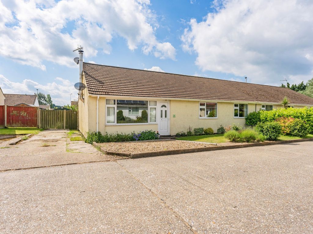 3 bed semidetached bungalow for sale in Penny Croft, Wicken Green