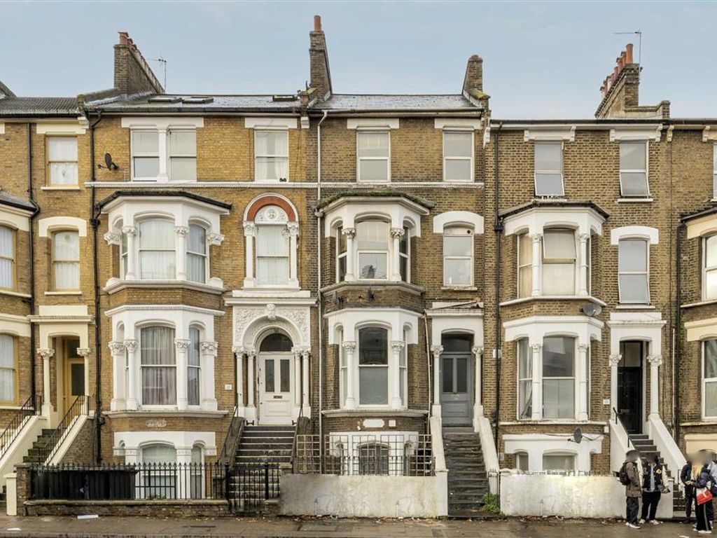 3 bed flat for sale in Stockwell Road, London SW9, £850,000 Zoopla