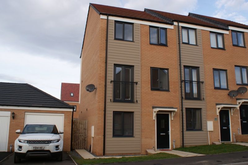 3 bed town house to rent in Elmwood Park Gardens, Great Park NE13