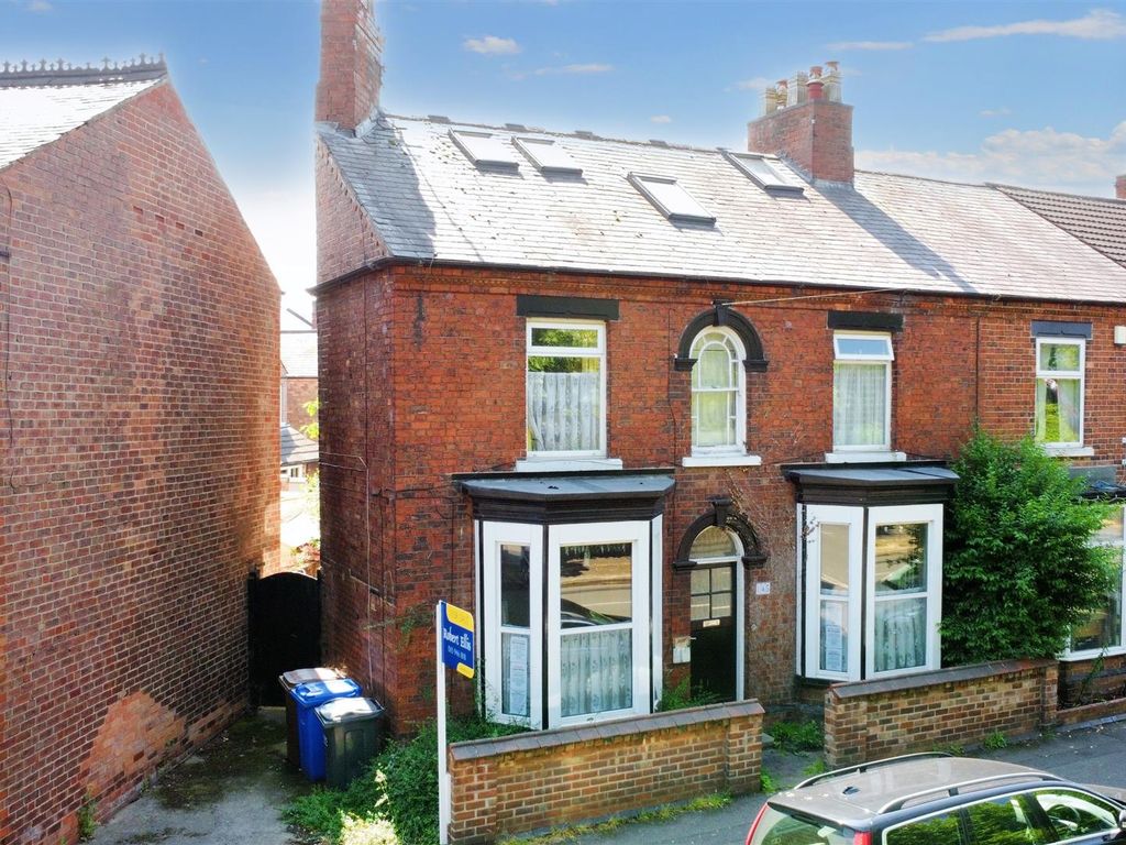 4 bed end terrace house for sale in Tamworth Road, Long Eaton