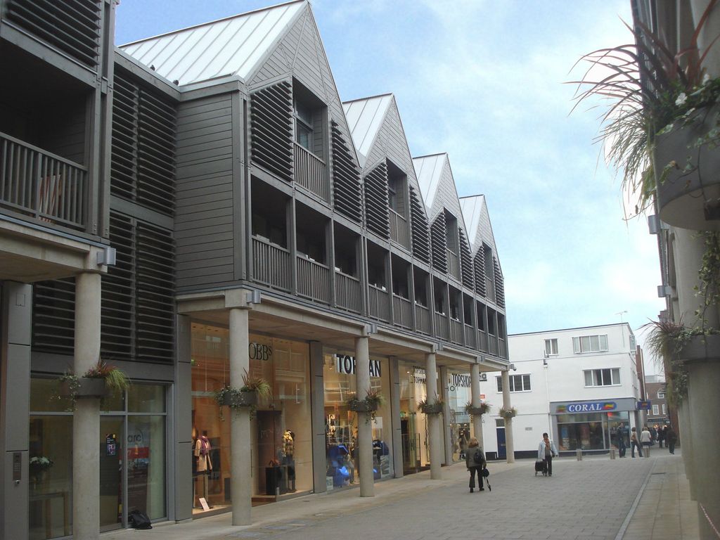 2 bed flat to rent in Bury St. Edmunds IP33, £1,250 pcm Zoopla