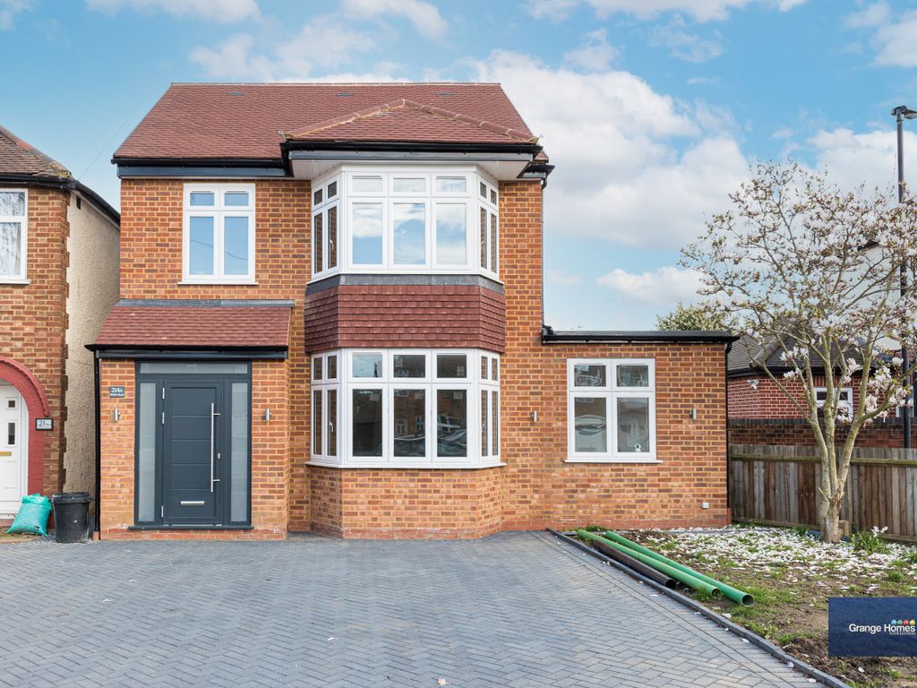 3 bed detached house for sale in Willow Road, Enfield EN1, £675,000