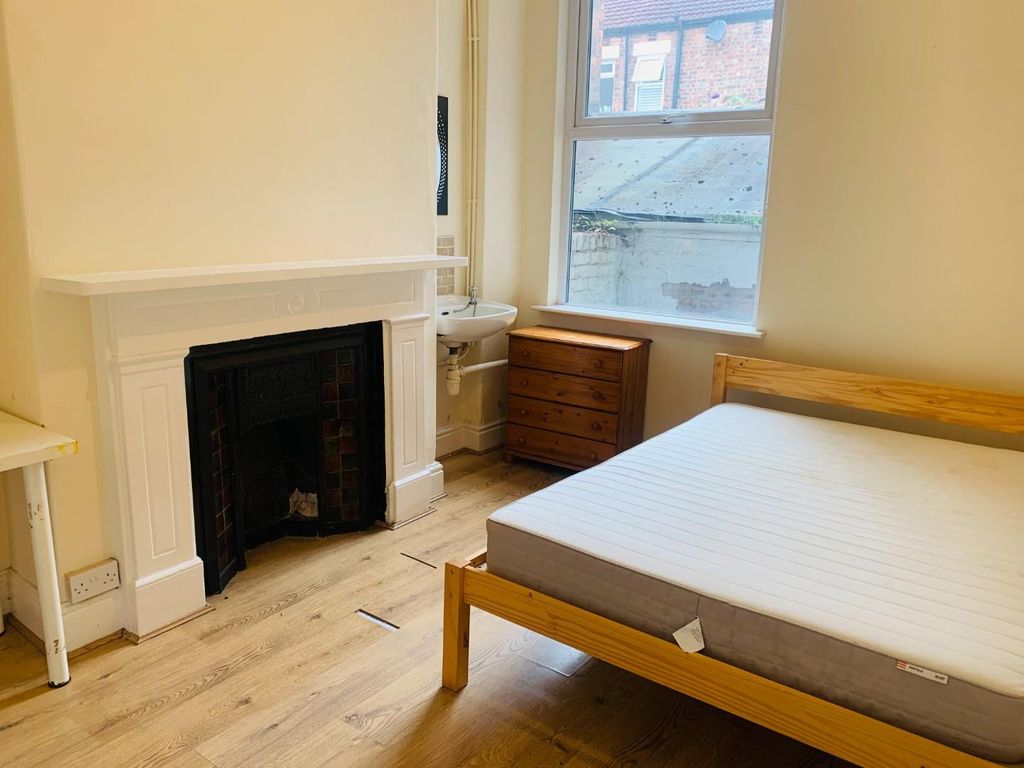 Room to rent in Chetwynd Street, Aigburth, Liverpool L17, £350 pcm Zoopla