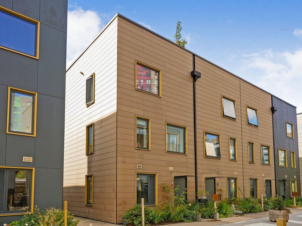 Solar Avenue, Leeds LS9