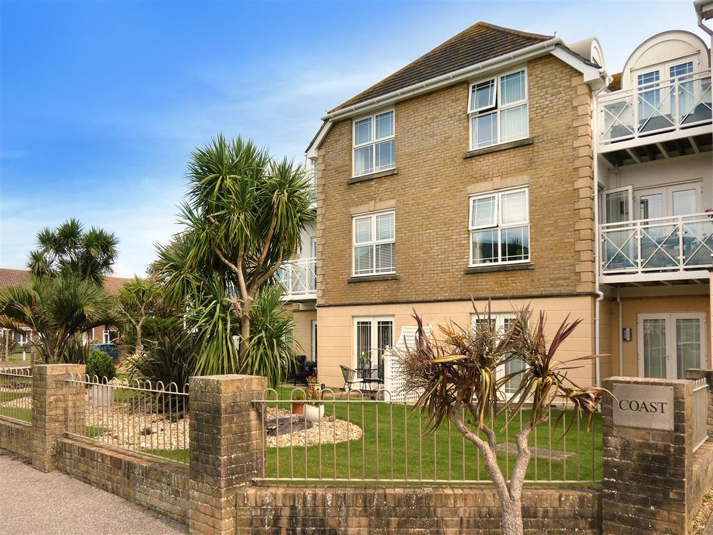 2 bed flat for sale in Harsfold Road, Rustington, Littlehampton BN16, £