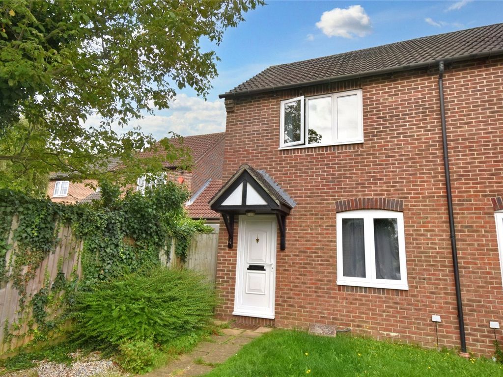 2 bed semidetached house to rent in Tamarisk Court, Thatcham
