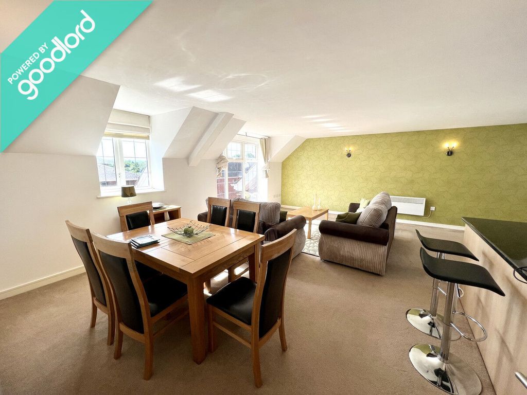 3 bed flat to rent in Station Road, Wilmslow SK9, £1,350 pcm Zoopla