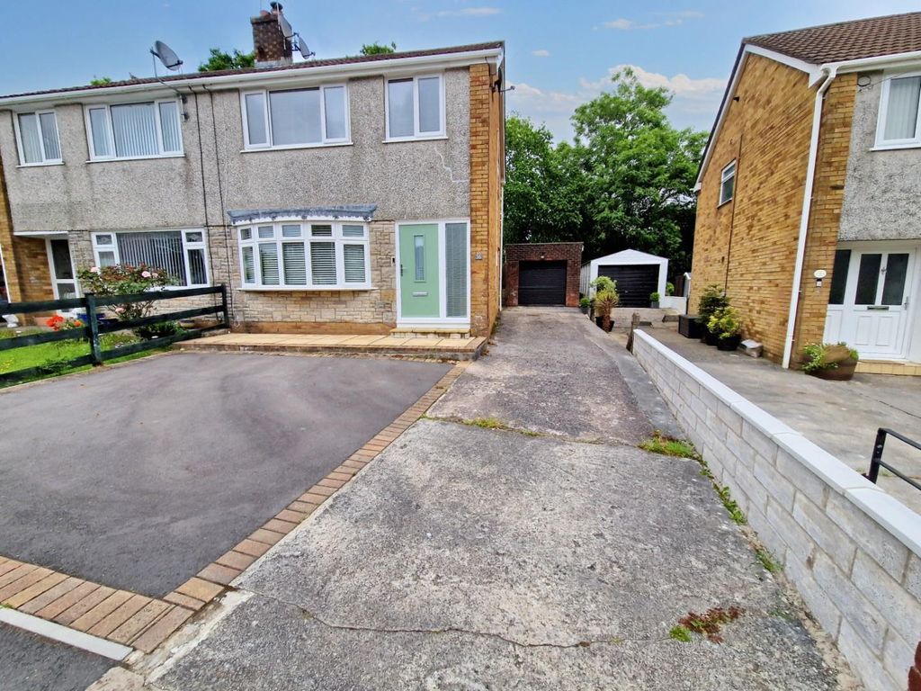 3 bed semidetached house for sale in Deri Avenue, Pencoed, Bridgend