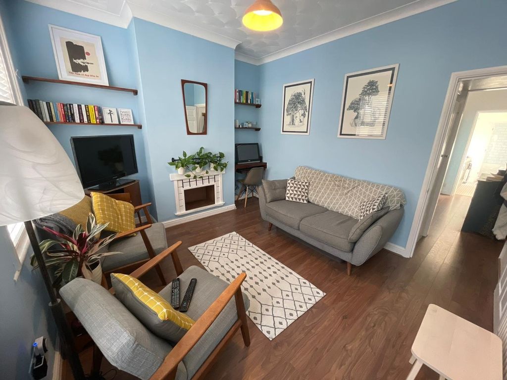 2 bed end terrace house for sale in All Saints Road, Northfleet, Kent