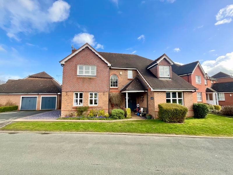 5 bed detached house for sale in Meadowbank Avenue, Weston, Stafford ST18 Zoopla