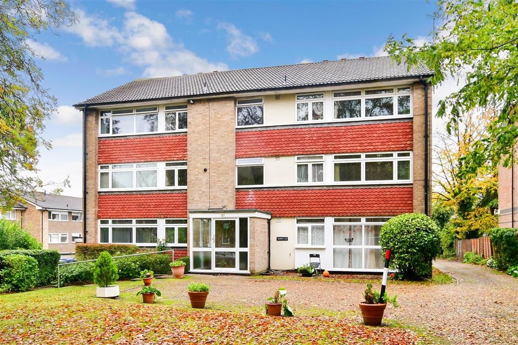 2 bed flat for sale in Christchurch Park, Sutton, Surrey SM2, £375,000