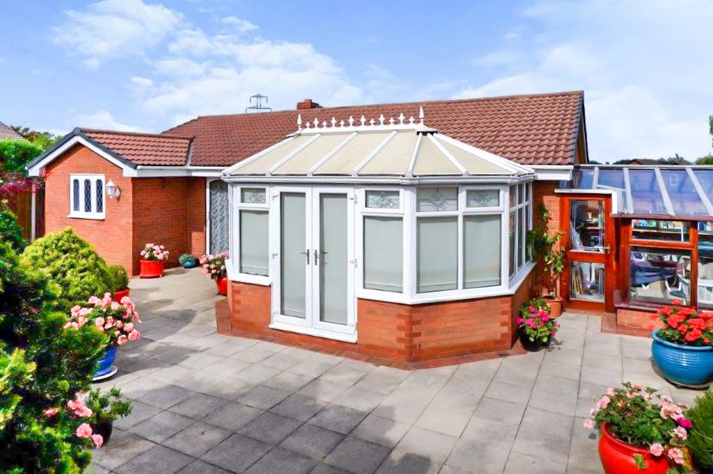 3 bed detached bungalow for sale in Tamar Road, Hockley, Tamworth B77