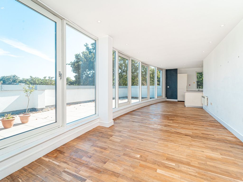 2 bed flat for sale in Crouch End Hill, London N8, £600,000 Zoopla