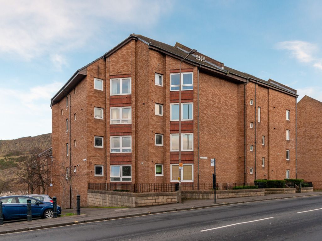 1/3 New Arthur Place, Newington EH8  