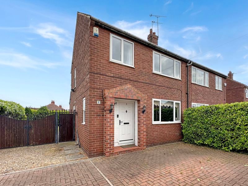3 bed semidetached house for sale in Millfield Crescent, Pontefract