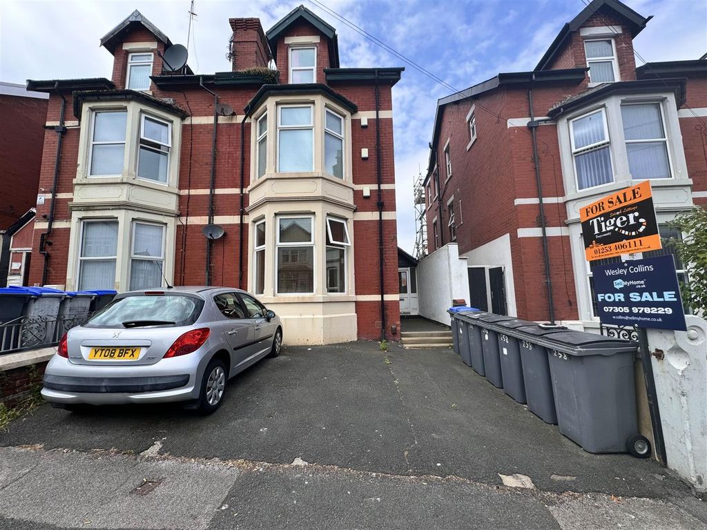 1 bed flat for sale in Hornby Road, Blackpool FY1, £45,000 Zoopla