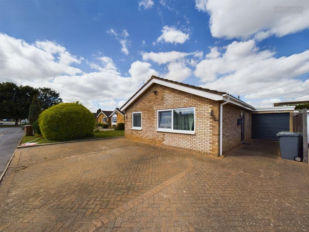 3 bed detached bungalow for sale in Overstone Court, Ravensthorpe