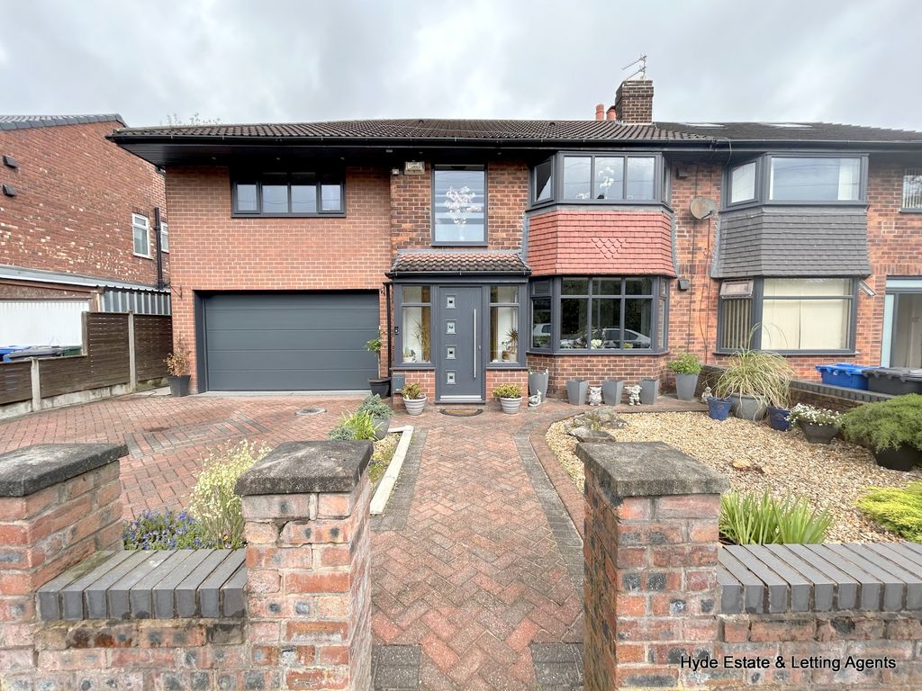 4 bed semidetached house for sale in Balmoral Avenue, Whitefield