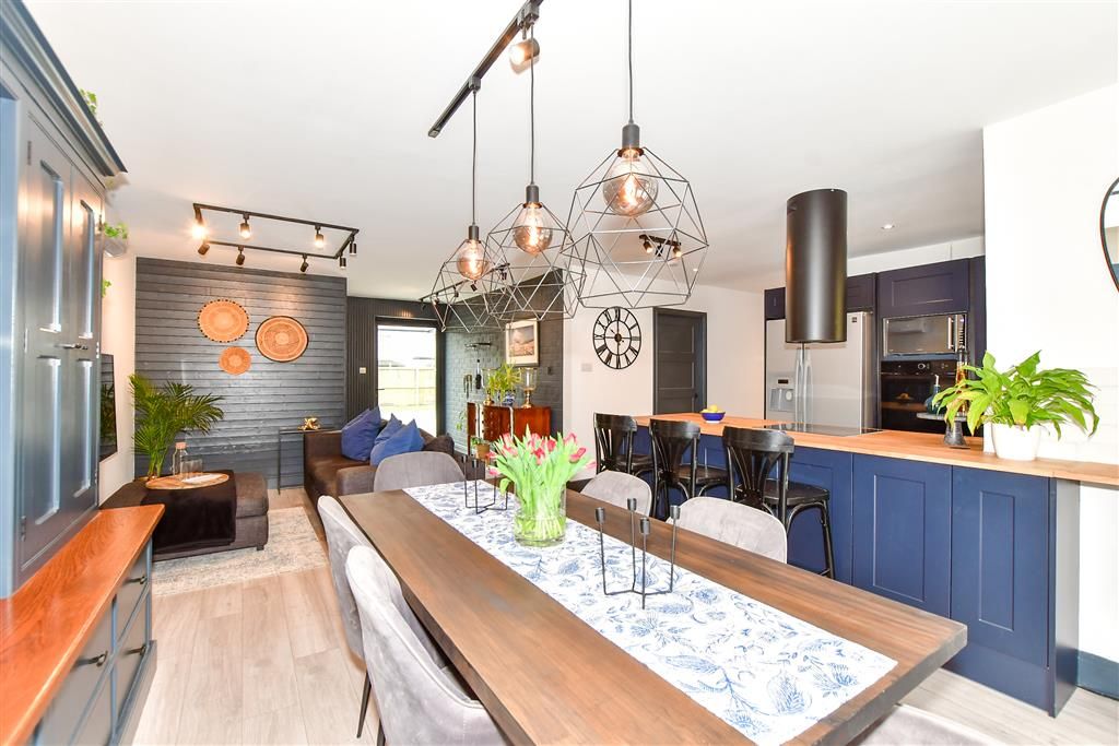 3 bed detached bungalow for sale in Seabrook Road, Hythe, Kent CT21, £550,000 Zoopla