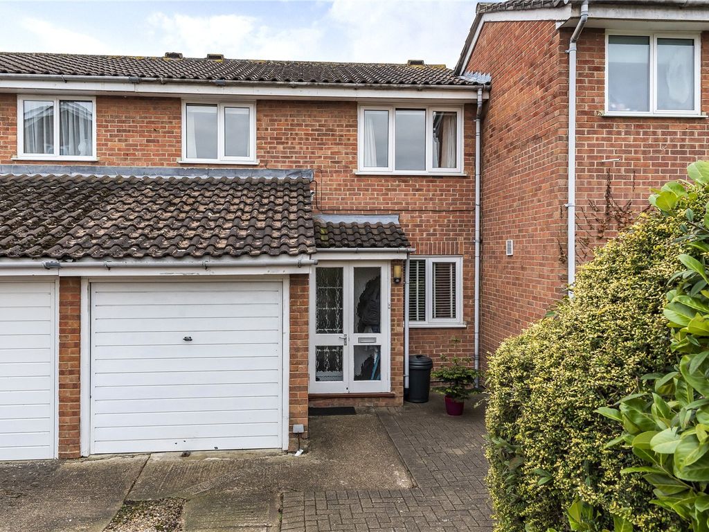 3 bed terraced house for sale in Aylsham Drive, Ickenham, Uxbridge UB10