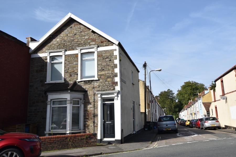 1 bed flat to rent in St. Johns Lane, Bedminster, Bristol BS3, £1,100