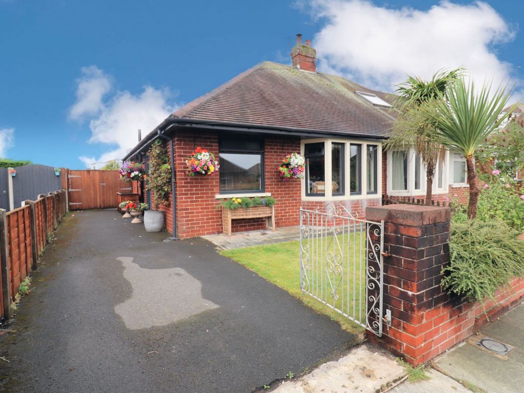 2 bed bungalow for sale in Tennyson Avenue, Thornton FY5 Zoopla