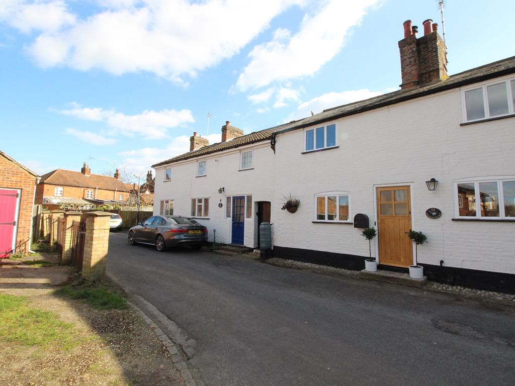 4 bed semidetached house to rent in Heath Lane, Codicote, Hitchin SG4