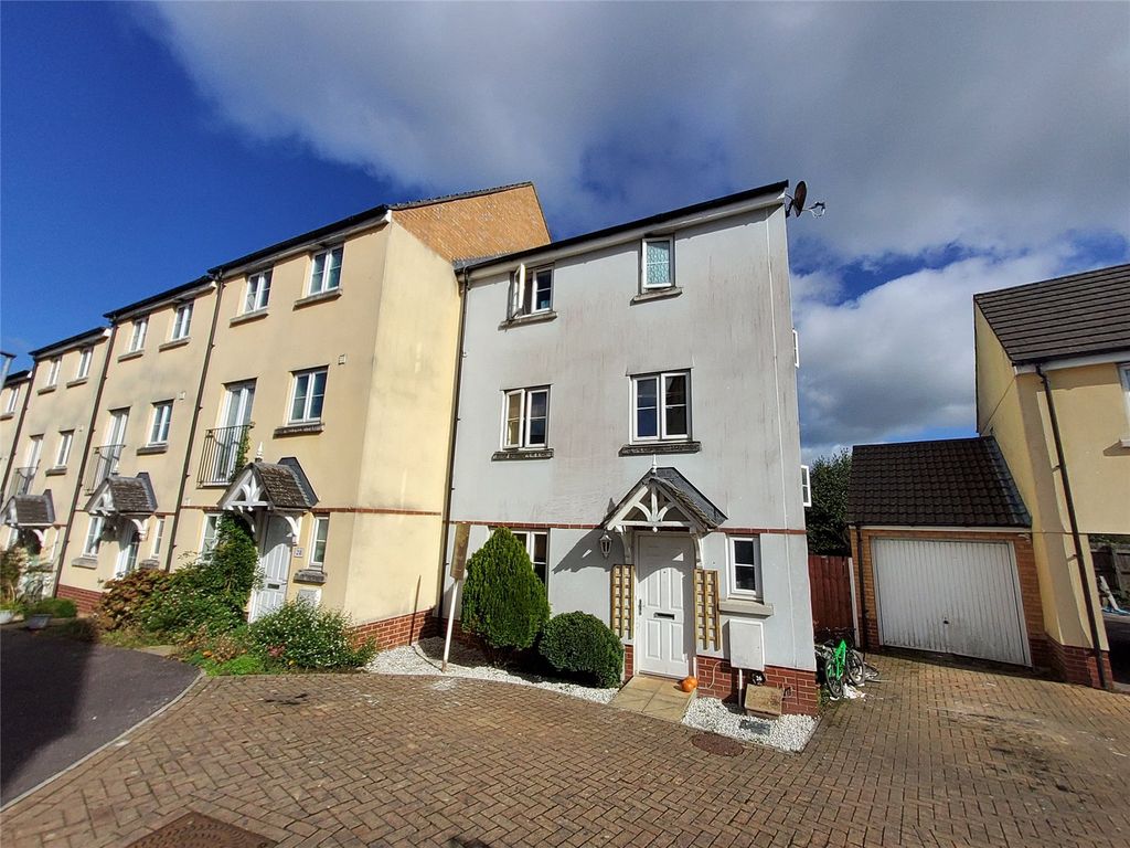 5 bed end terrace house for sale in Trafalgar Drive, Torrington EX38
