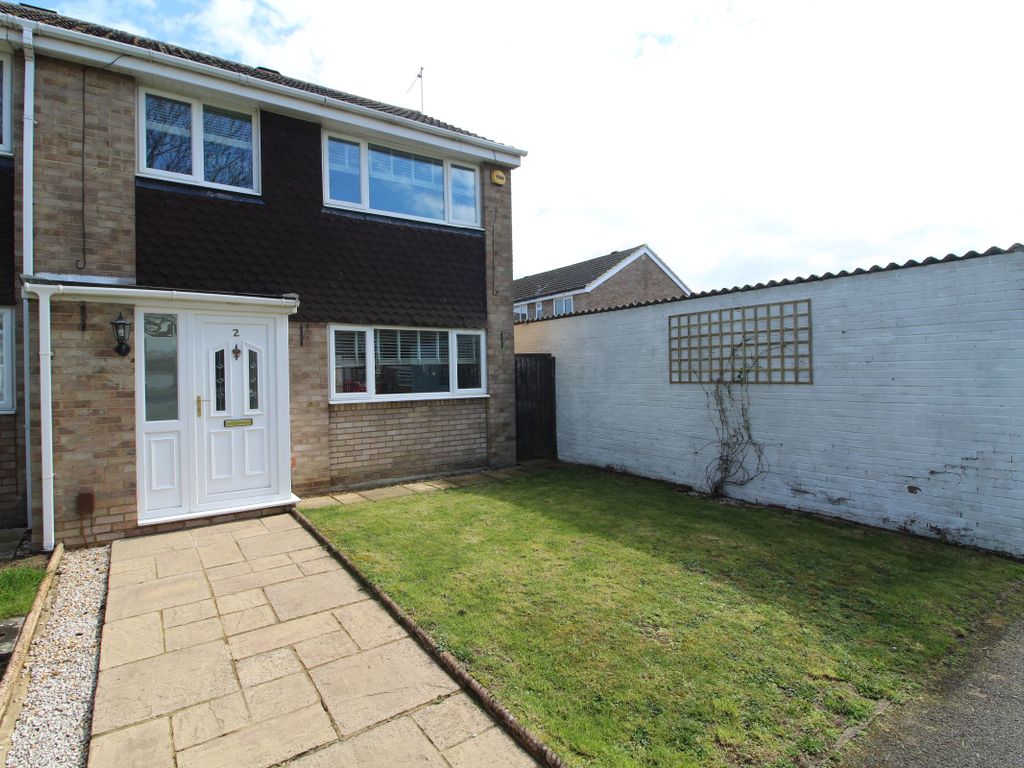 3 bed end terrace house for sale in Medway Close, Newport Pagnell MK16