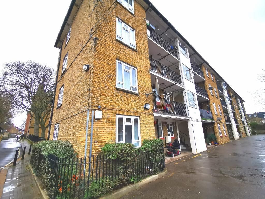 3 bed flat to rent in Fulham Palace Road, Fulham, London SW6 Zoopla