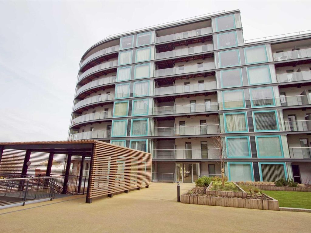 1 bed flat for sale in Vantage Building, High Point Village, Hayes UB3