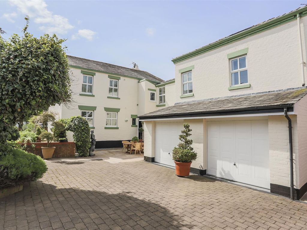 4 bed detached house for sale in Sandy Lane, Leyland PR25, £575,000