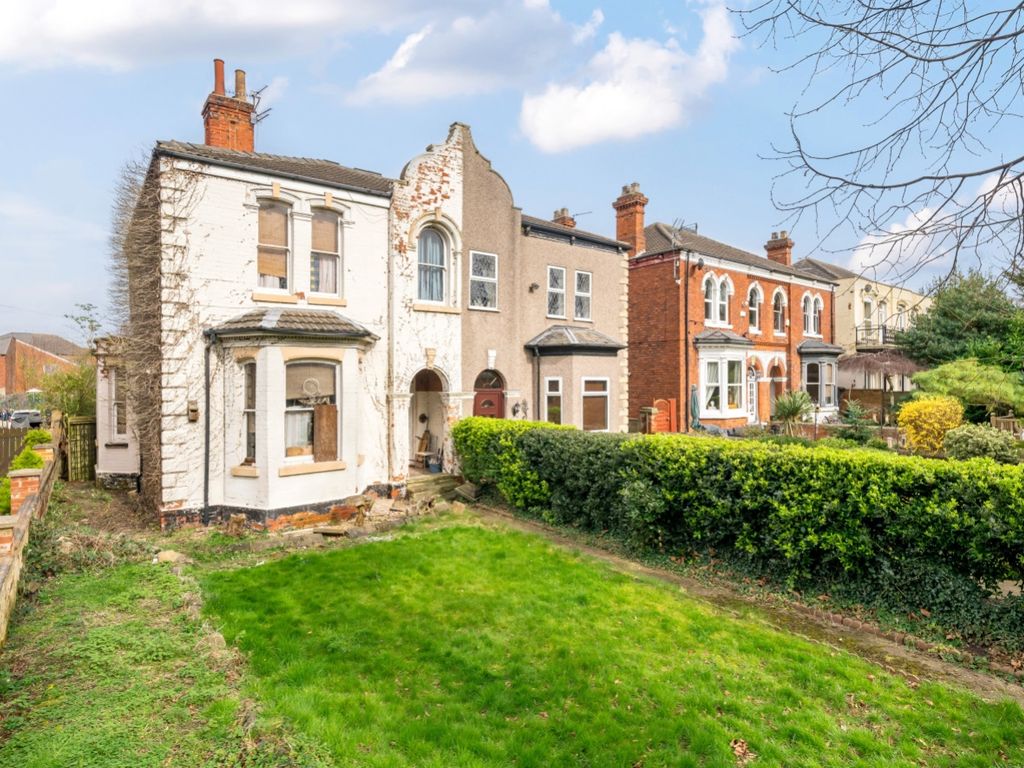 5 bed semidetached house for sale in Queens Parade, Grimsby