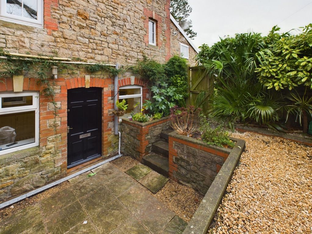 2 bed flat to rent in Channel Road, Clevedon, Avon BS21, £1,200 pcm