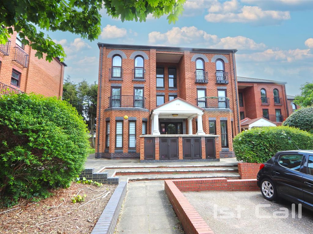 1 bed flat for sale in Marks Court, Southchurch Avenue, Southend On Sea