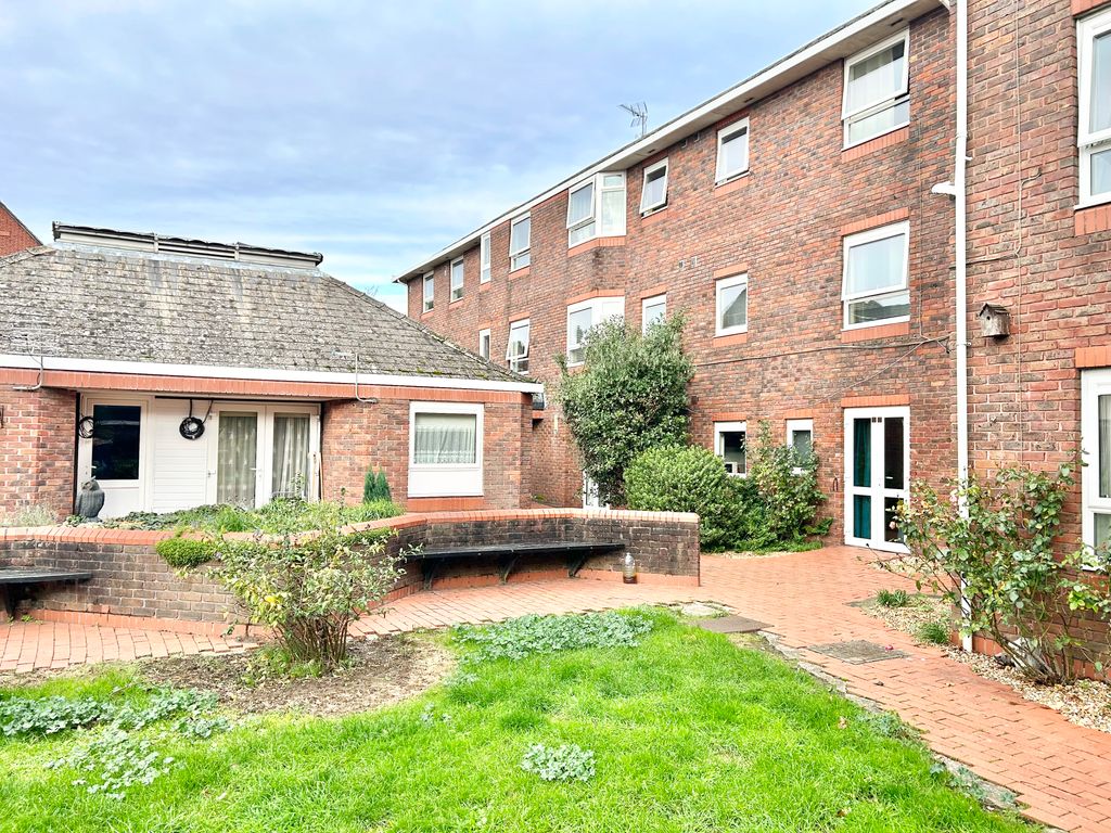 1 bed flat to rent in Twyford Avenue, Portsmouth PO2, £850 pcm Zoopla