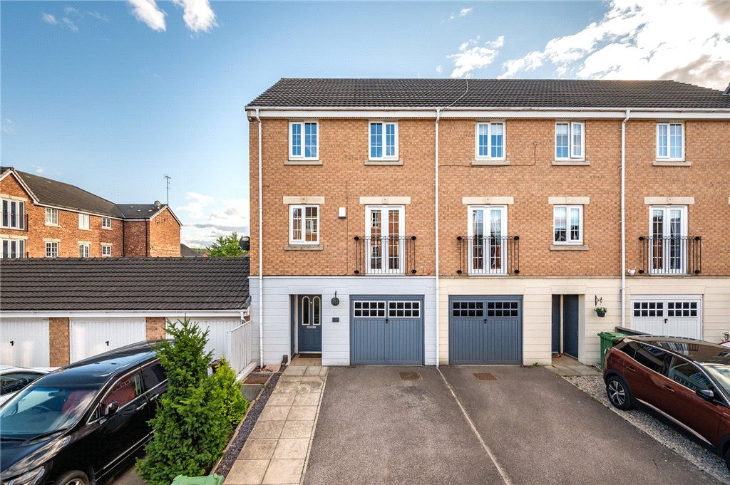 3 bed town house for sale in Murray Avenue, Leeds, West Yorkshire LS10