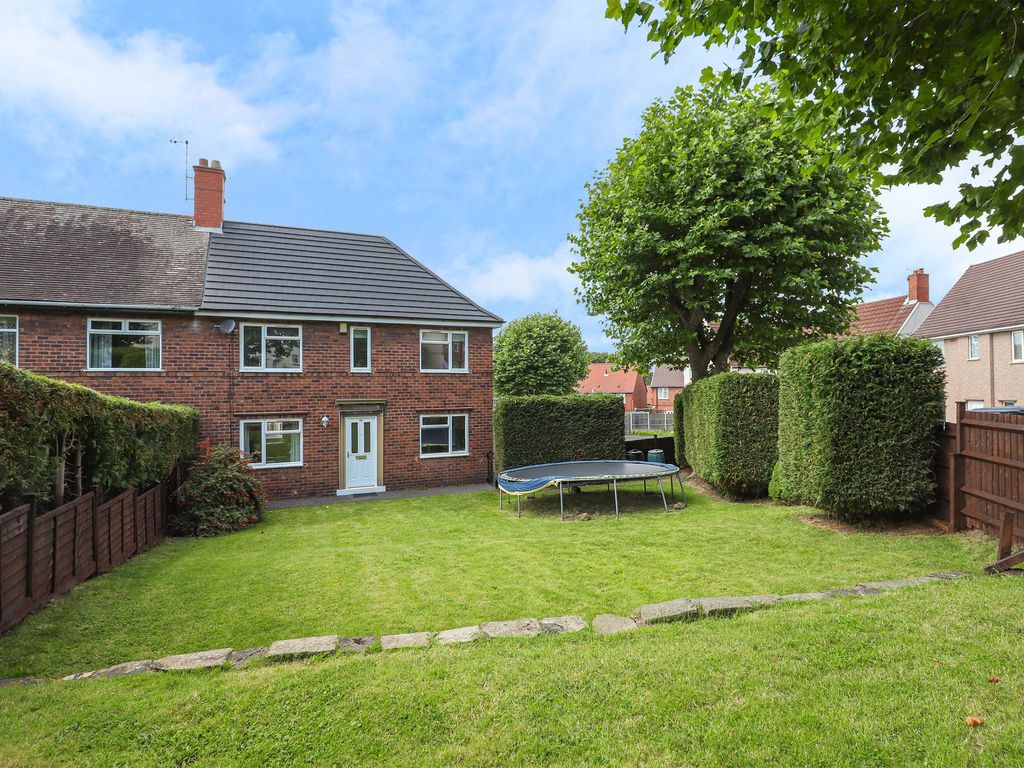 3 bed semidetached house for sale in Walton Crescent, Chesterfield S40
